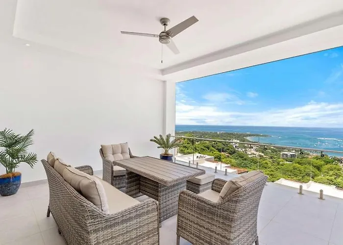 Infinity Pools, Ocean Views, Gym & Concierge Сasa de vacaciones