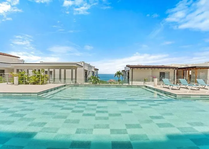 Сasa de vacaciones Infinity Pools, Ocean Views, Gym & Concierge