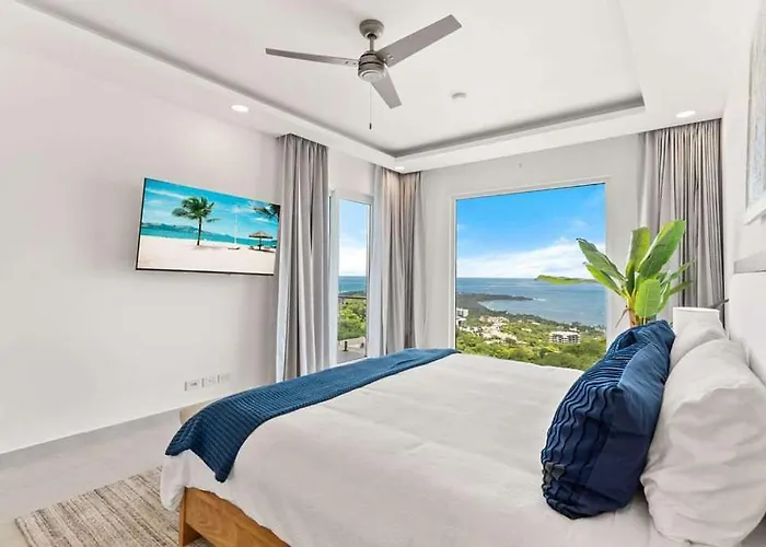 Infinity Pools, Ocean Views, Gym & Concierge Сasa de vacaciones *